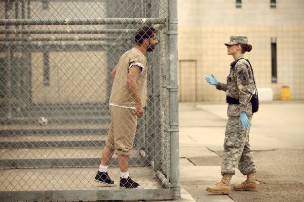 camp-x-ray-kristen-stewart-peyman-moaadi